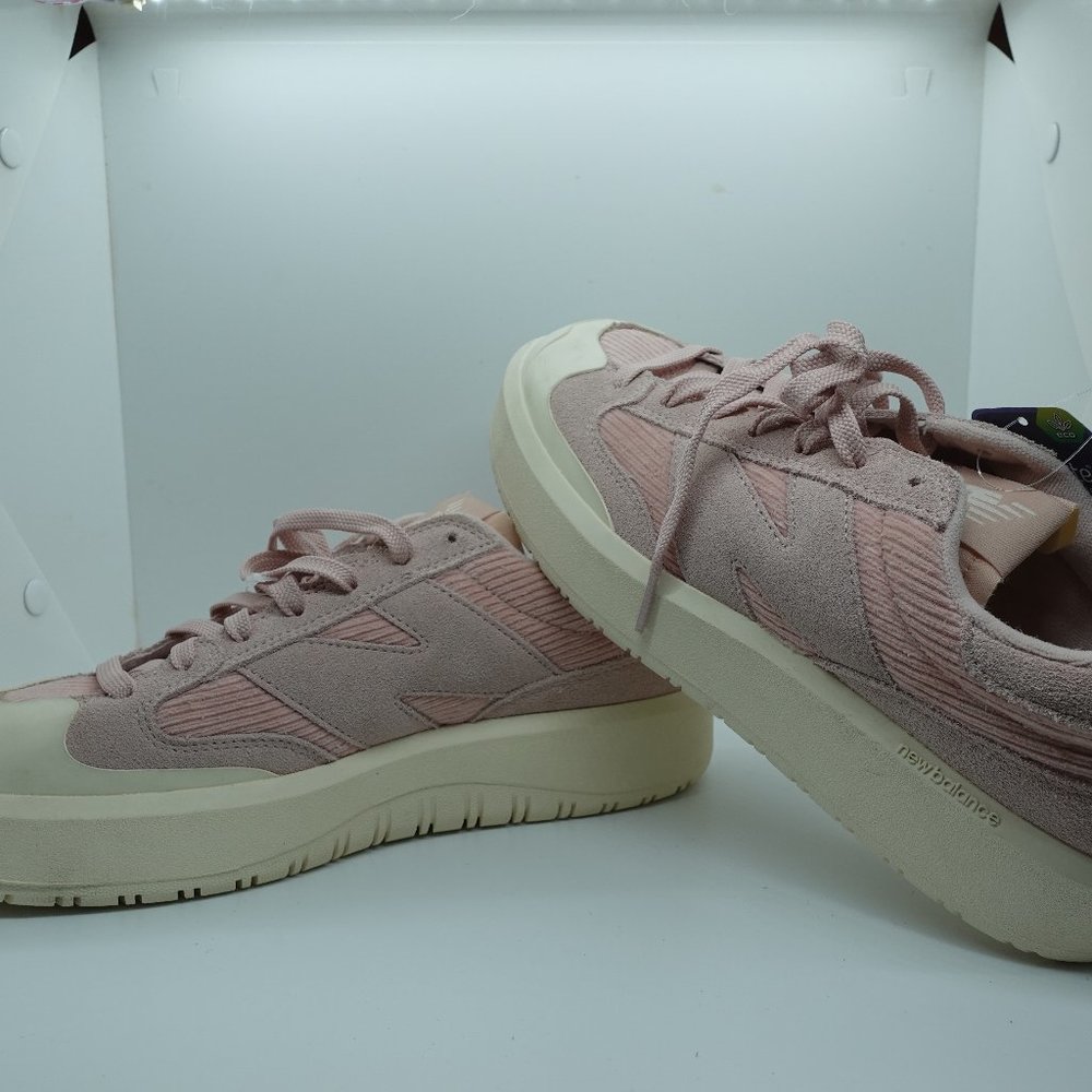 New Balance Lilac Chalk  Sneakers Unisex Woman's 10.5 Men's 9